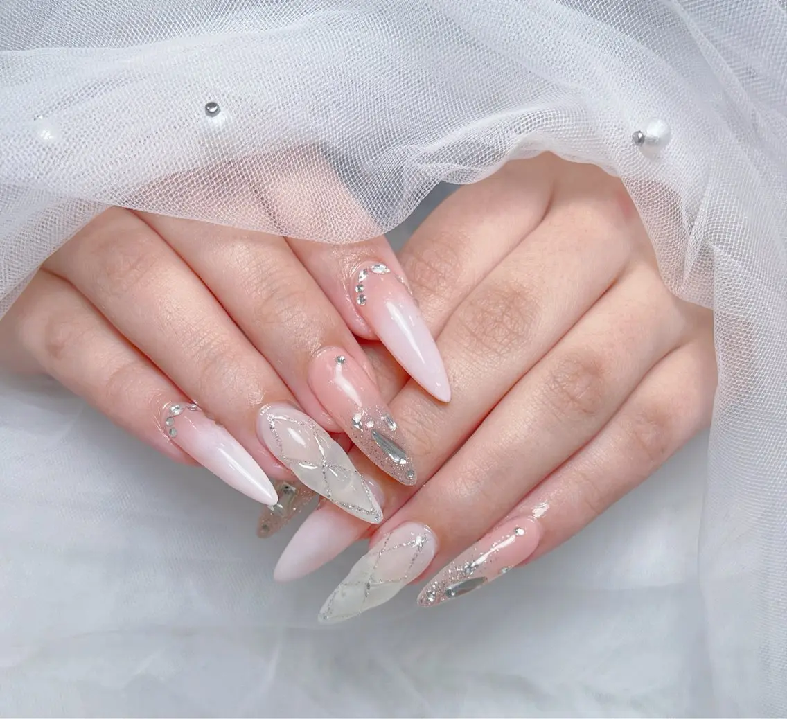 ネイル アートネイル オーロラネイル チークネイル 長さ出し フットネイル Miya _nailのネイルデザイン
