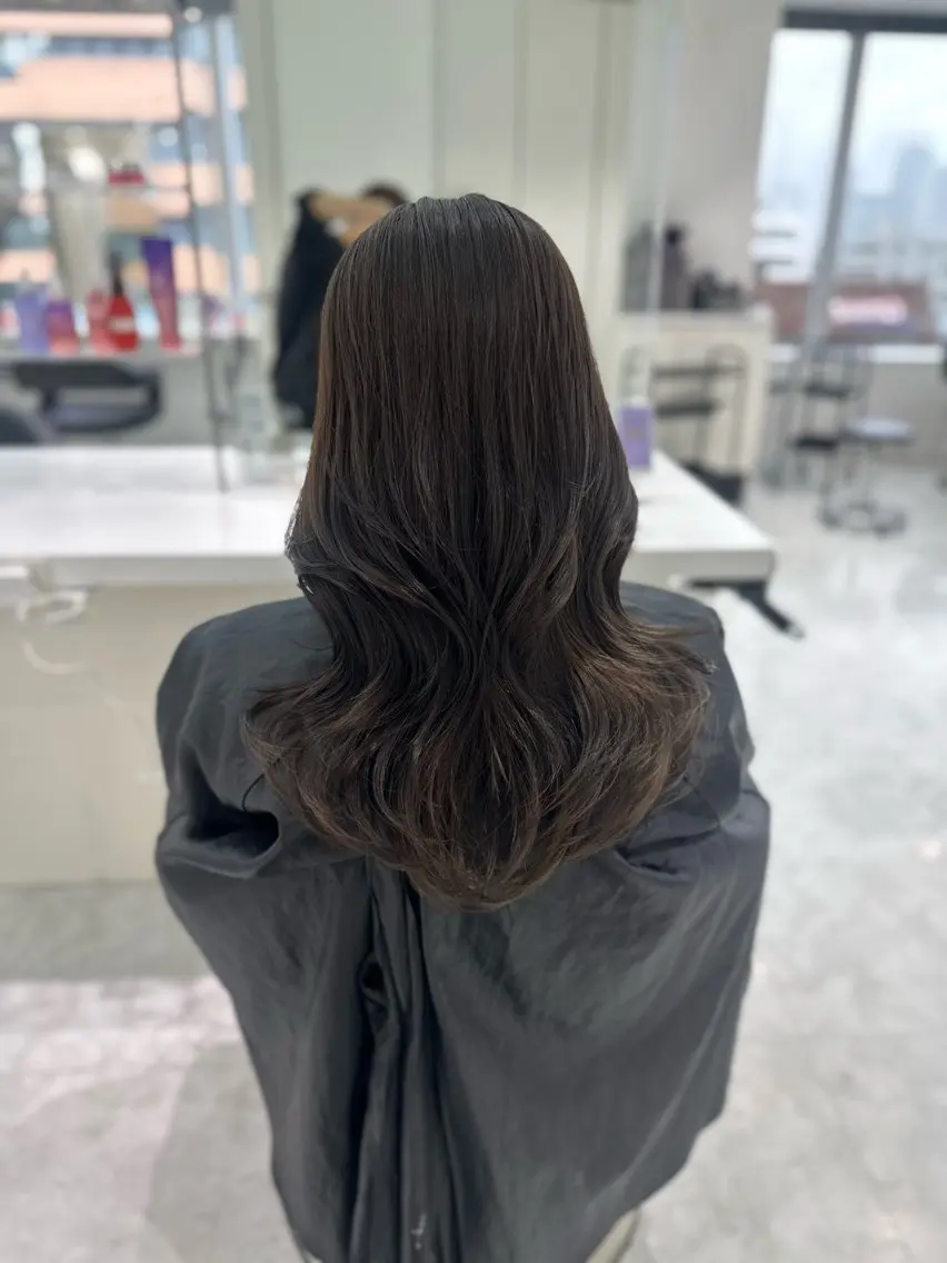 ロング カラー グレージュ 髪質改善 赤み消し透明感🩶 銀座Ryota🩶のヘアスタイル