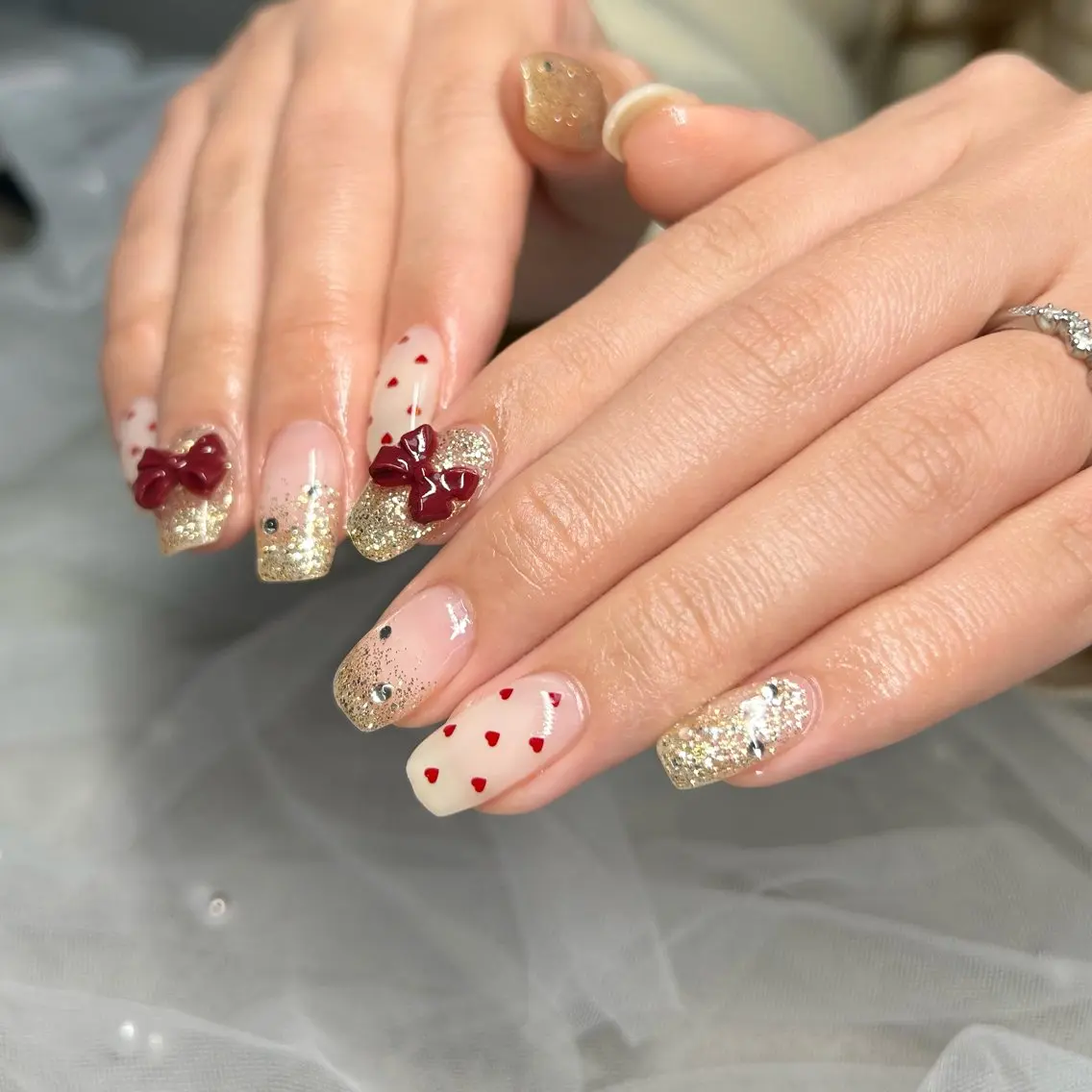 ネイル ゴールド キラキラネイル ラメ(グリッター) ストーンネイル ハンドネイル ten nail salon　かえでのネイルデザイン