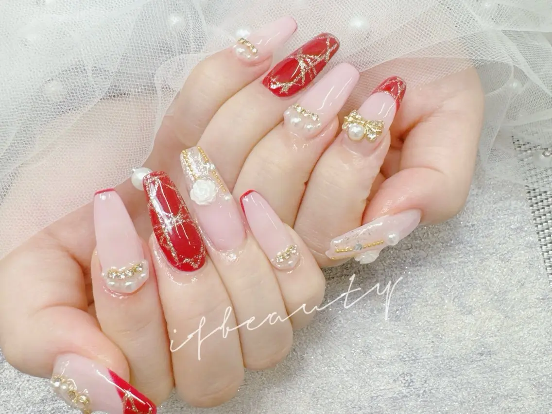 ネイル フレンチネイル 赤色 ネイルチップ 冬ネイル クリスマス ハンドネイル 💓mi.o Nail上野店のネイルデザイン