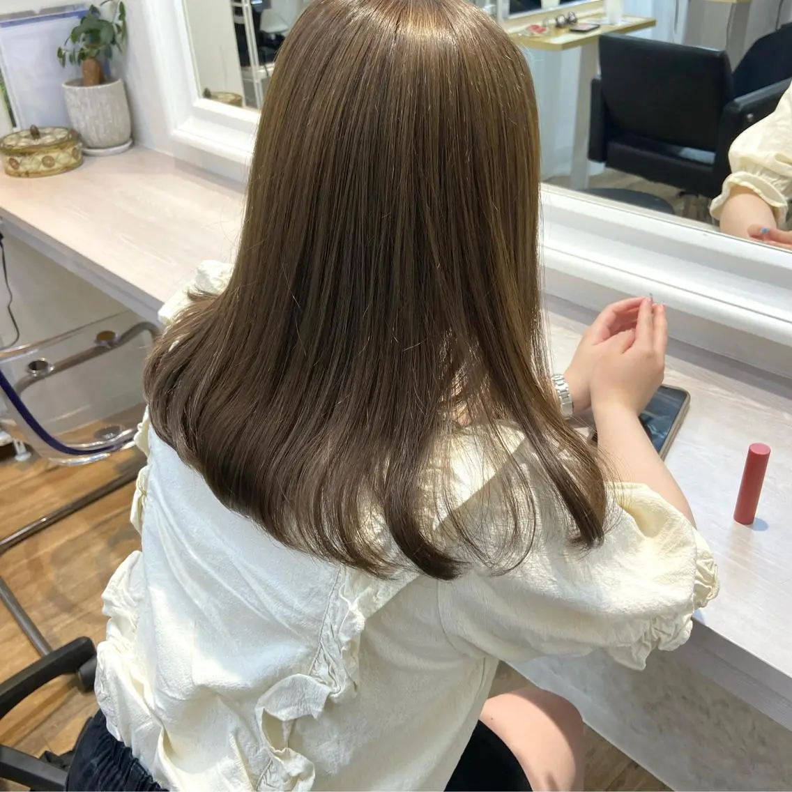 ミディアム カラー ベージュカラー ブリーチ ケアブリーチ 透明感カラー ダブルカラー mai 🎀 / 梅田美容室のヘアスタイル