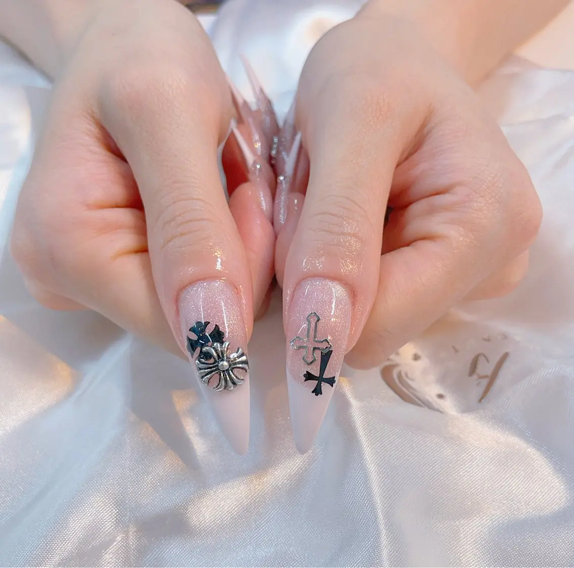 ネイル アートネイル チークネイル ジェルネイル ロングネイル マグネットネイル Rin Nail 新大久保店のネイルデザイン