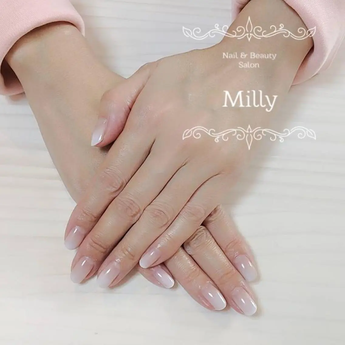 ネイル グラデーション ホワイト milly nail （予約担当)のネイルデザイン