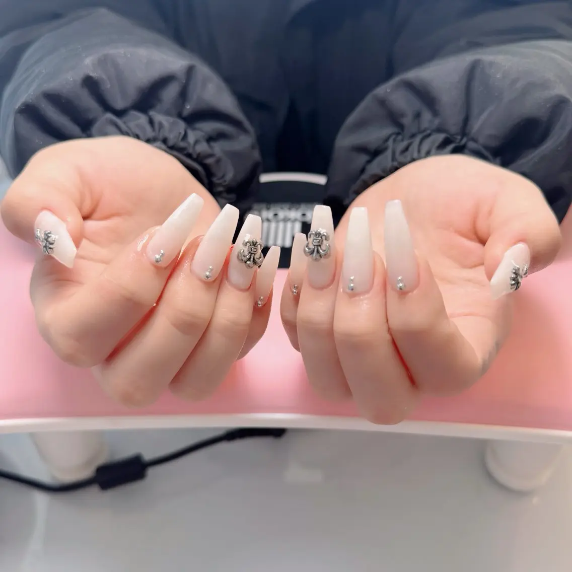 ネイル チークネイル フレンチネイル グラデーション 韓国ネイル マグネットネイル Hana Nailのネイルデザイン