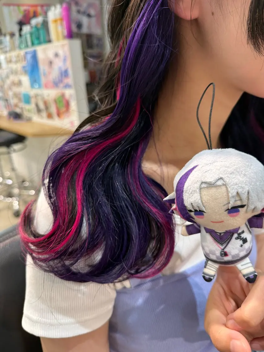 ミディアム カラー ラベンダーカラー ピンクカラー パープルカラー ヘアカラー インナーカラー 推し ブリーチ 髪質改善のヘアスタイル