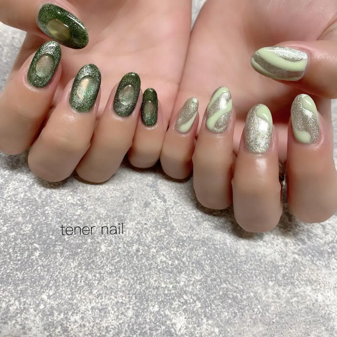 ネイル グリーン ニュアンスネイル テネルネイル tener nailのネイルデザイン