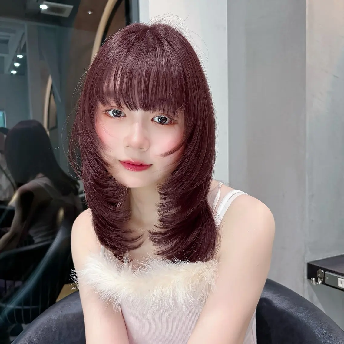 ミディアム レイヤーカット 小顔カット ヘアカラー トリートメント 🤍aimi🤍 ウルフ/韓国ヘアのヘアスタイル