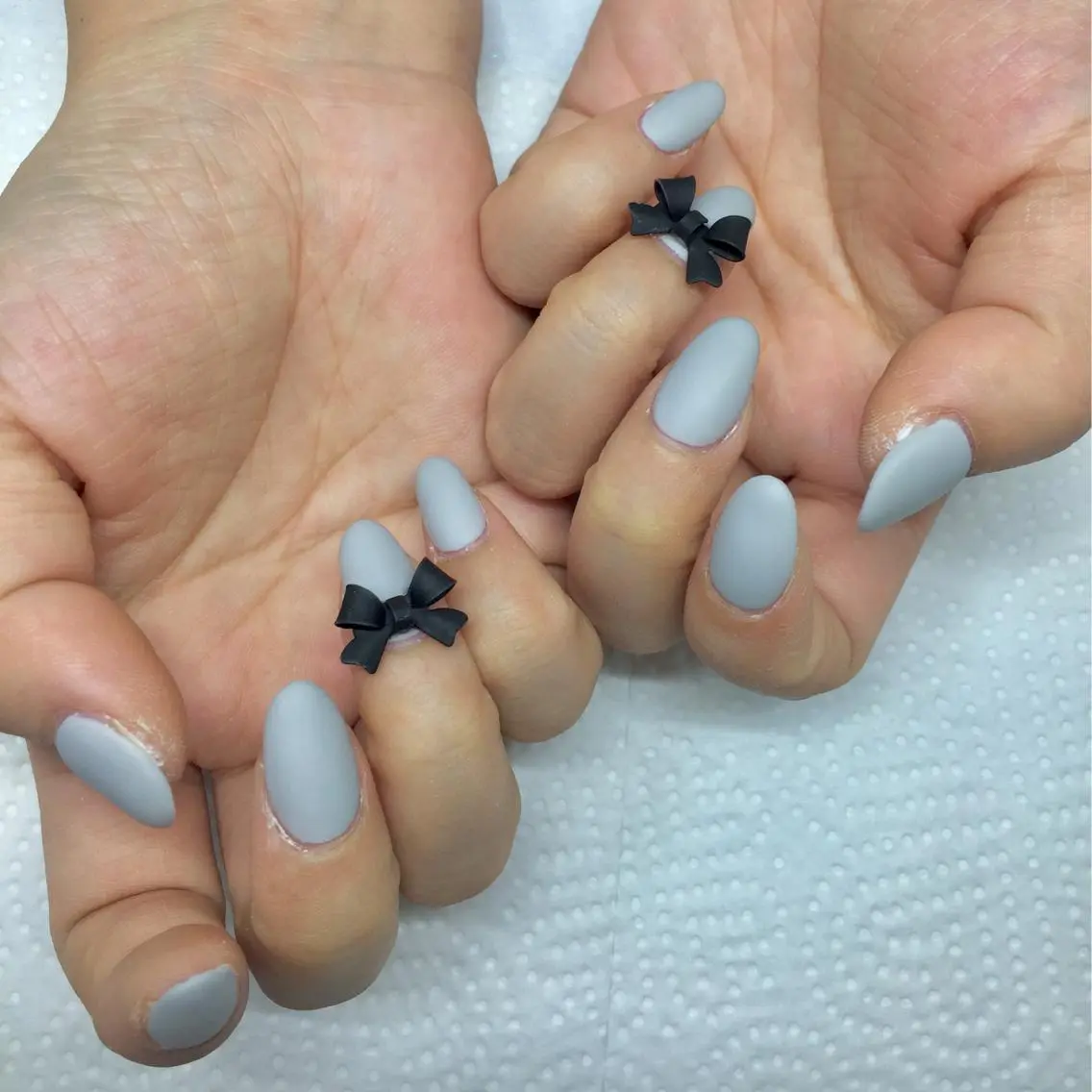 ネイル マットネイル リボン ガール ネイルサロンのネイルデザイン