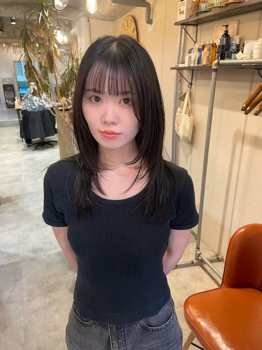 セミロング 縮毛矯正 透明感カラー 🦋AYAのヘアスタイル
