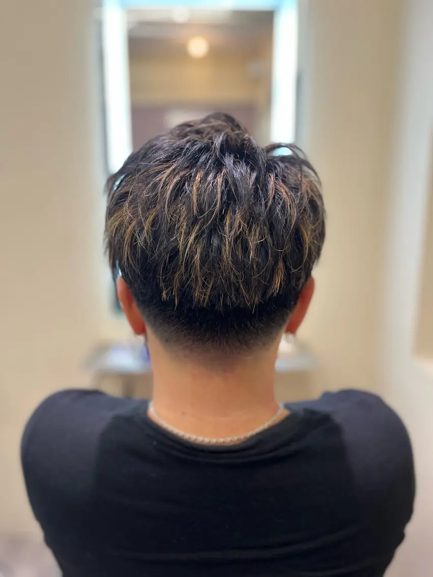 ショート カラー メンズ フェードカット メンズハイライト ハイライトカラー ハイライト カット ヘアカラー トリートメント 多系統似合わせ/ tsuburaのヘアスタイル