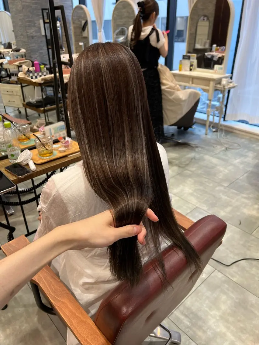 ロング 梅田 カットモデル募集のヘアスタイル