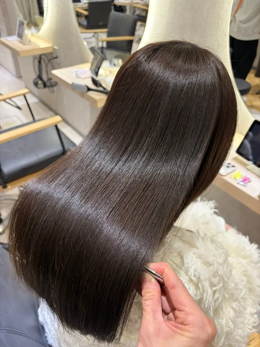 セミロング カラー 髪質改善 縮毛矯正 トリートメント カット ヘアカラー トリートメント 松田卓也🌟髪質改善 🌟縮毛矯正🌟艶髪のヘアスタイル