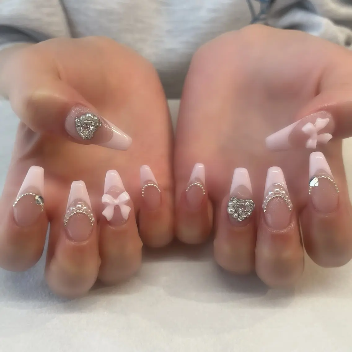 ネイル ハンドネイル 💎🐰 saki. m 🐰💎のネイルデザイン