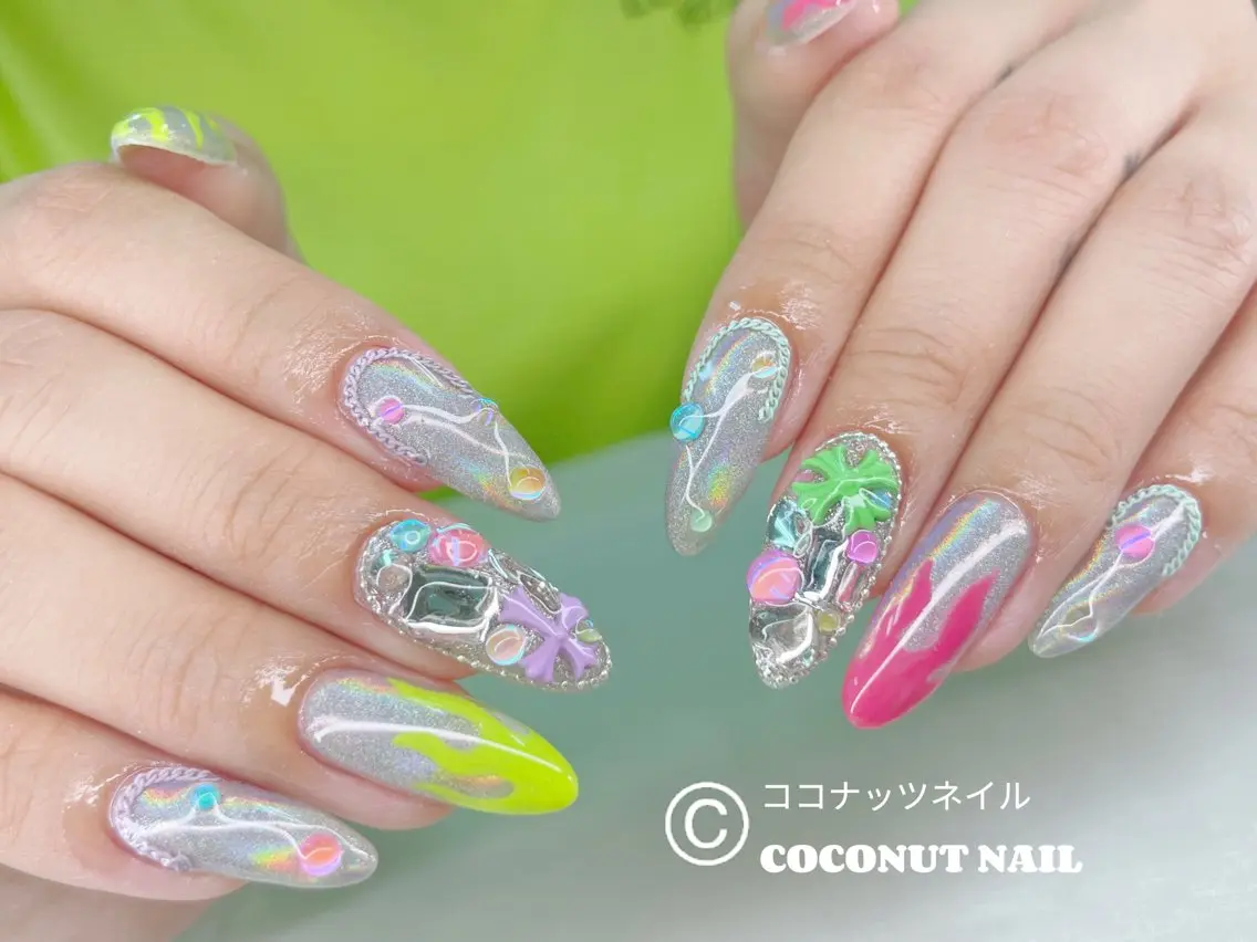 ネイル べっ甲ネイル フレンチネイル キラキラネイル マグネットネイル 大理石ネイル(マーブル) ハンドネイル 神田 ココナッツのネイルデザイン