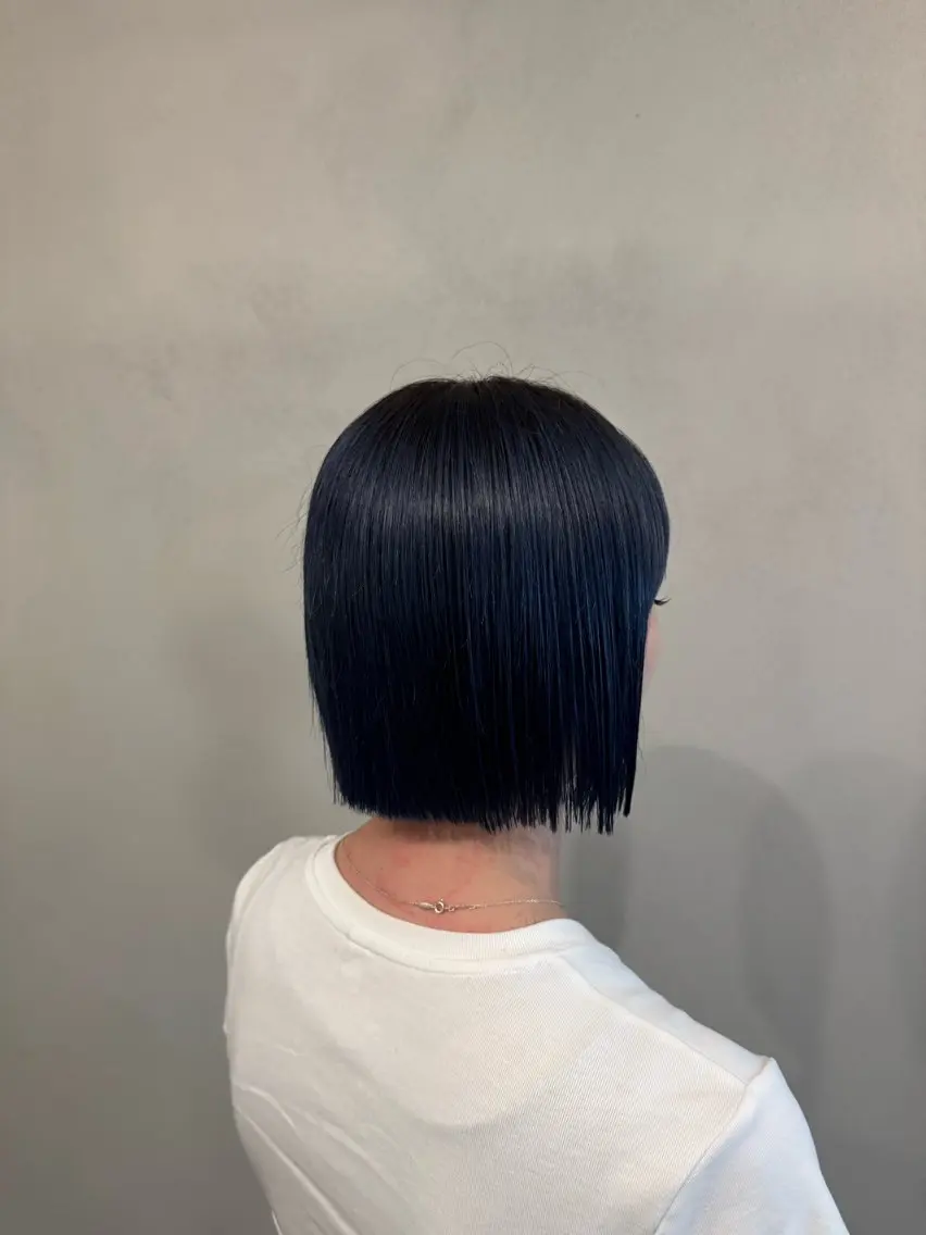 カラー ヘアカラー もも ストレート/艶カラーのヘアスタイル
