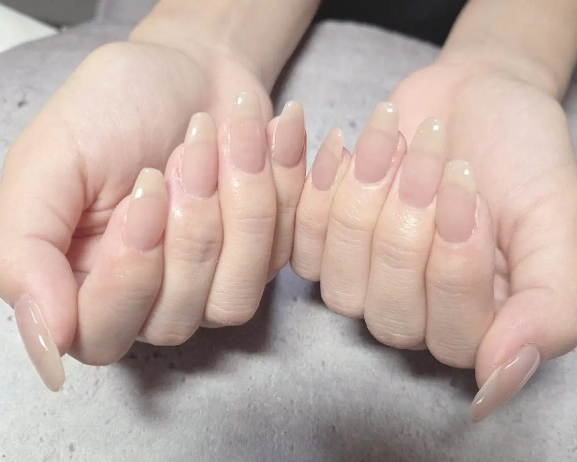 ネイル 長さ出し ジェルネイル キラキラネイル ラメ(グリッター) ラメグラデーション ハンドネイル flure de neige yukiのネイルデザイン