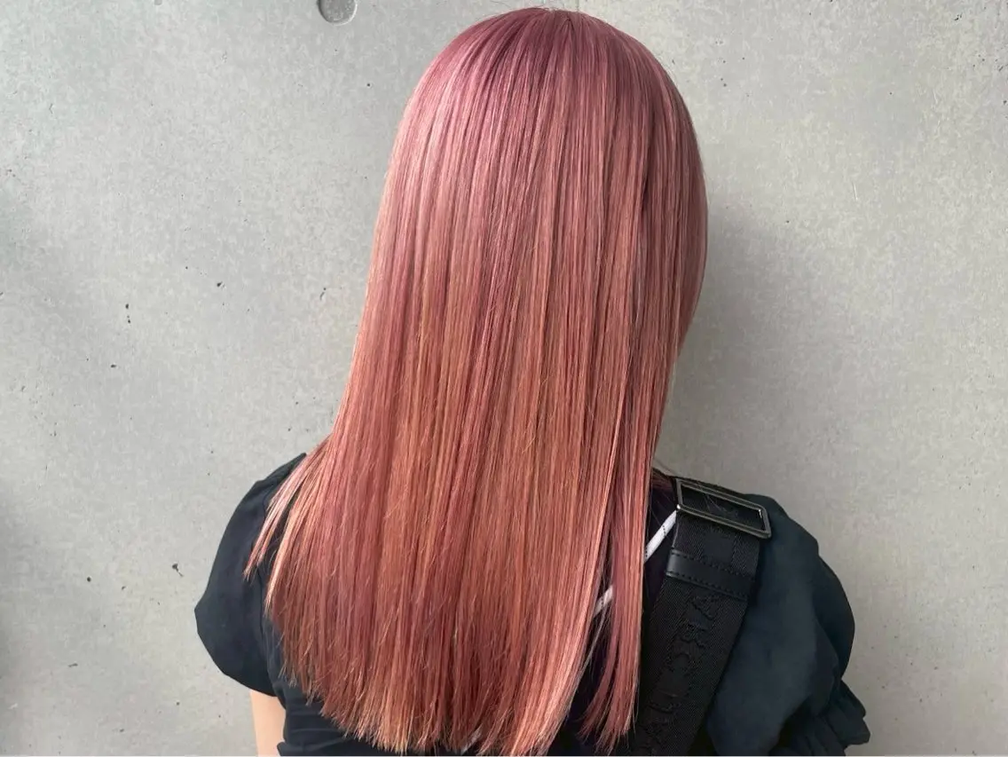 カラー 🍀ブリーチカラー わか🍀のヘアスタイル