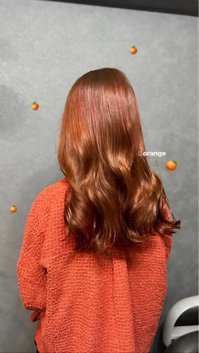 ロング カラー オレンジ chouette シュエットのヘアスタイル