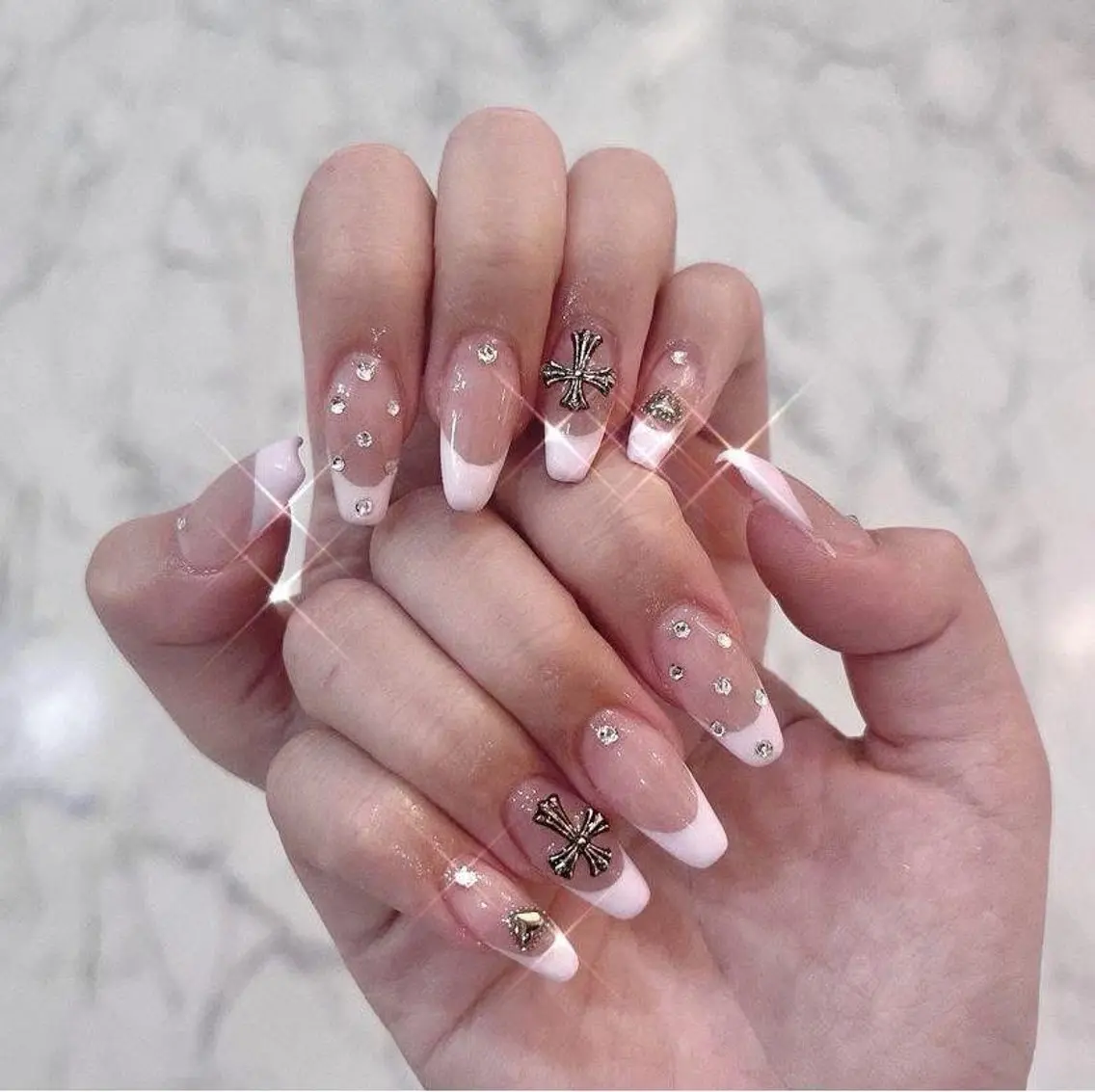 ネイル ハンドネイル T.Lee Nail Lilyのネイルデザイン