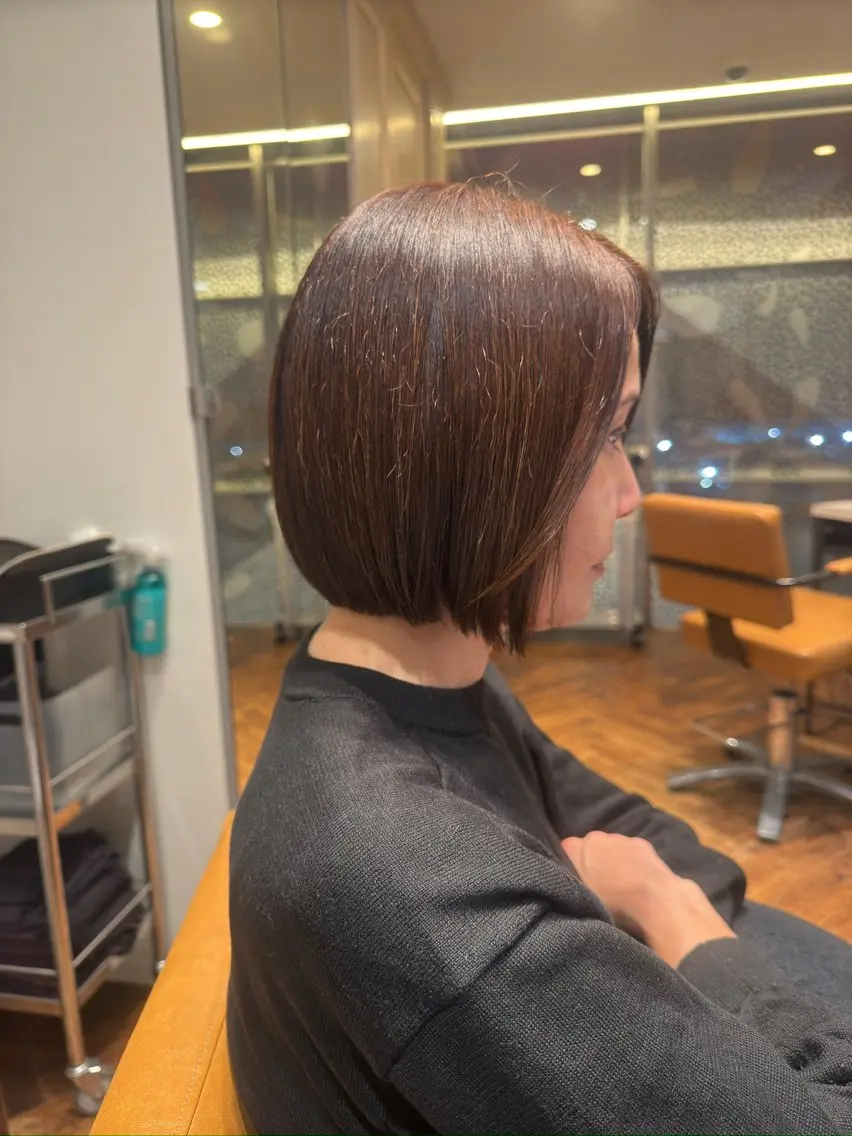 ショート ボブ 顔周りカット 松田 響のヘアスタイル