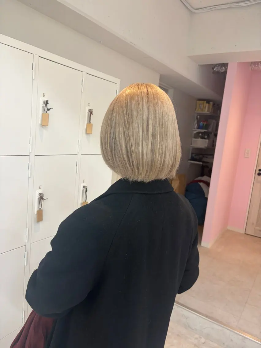 ショート ヘアカラー ブリーチカラー✨ じょあ☆のヘアスタイル