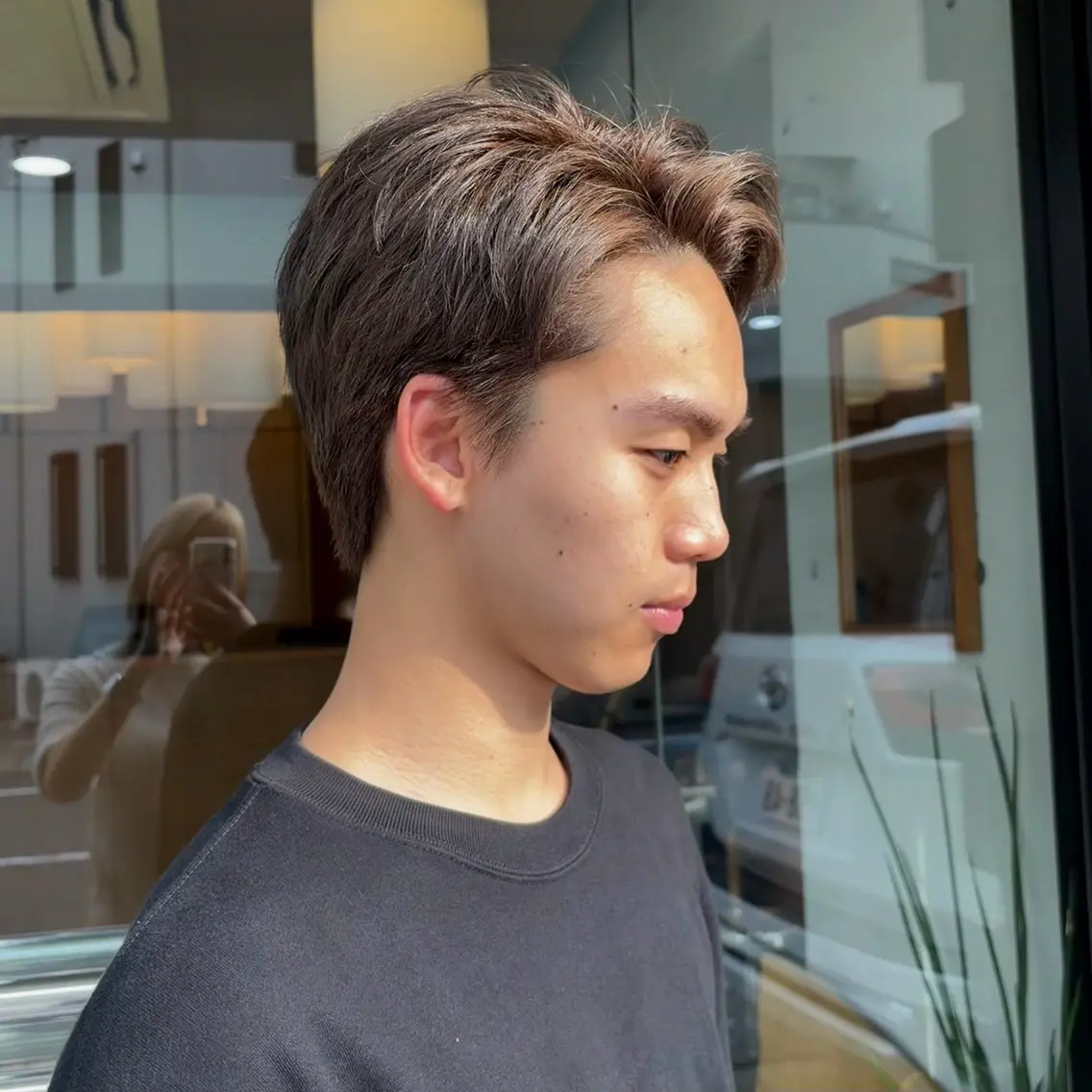 ショート カラー ブリーチ 林 小桃のヘアスタイル