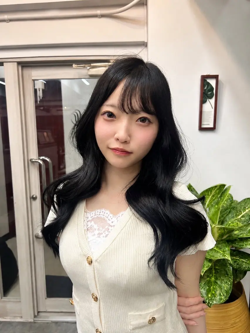 ロング カラー 羽成 優衣菜のヘアスタイル