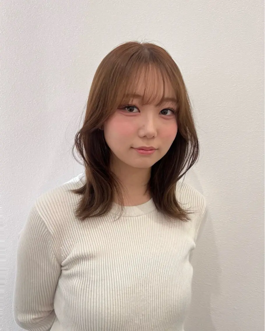 ロング カラー パーマ アッシュ アッシュグレー アッシュグレージュ ベージュカラー ブリーチ カット ヘアカラー トリートメント akira｜ 透明感ベージュ｜梅田のヘアスタイル
