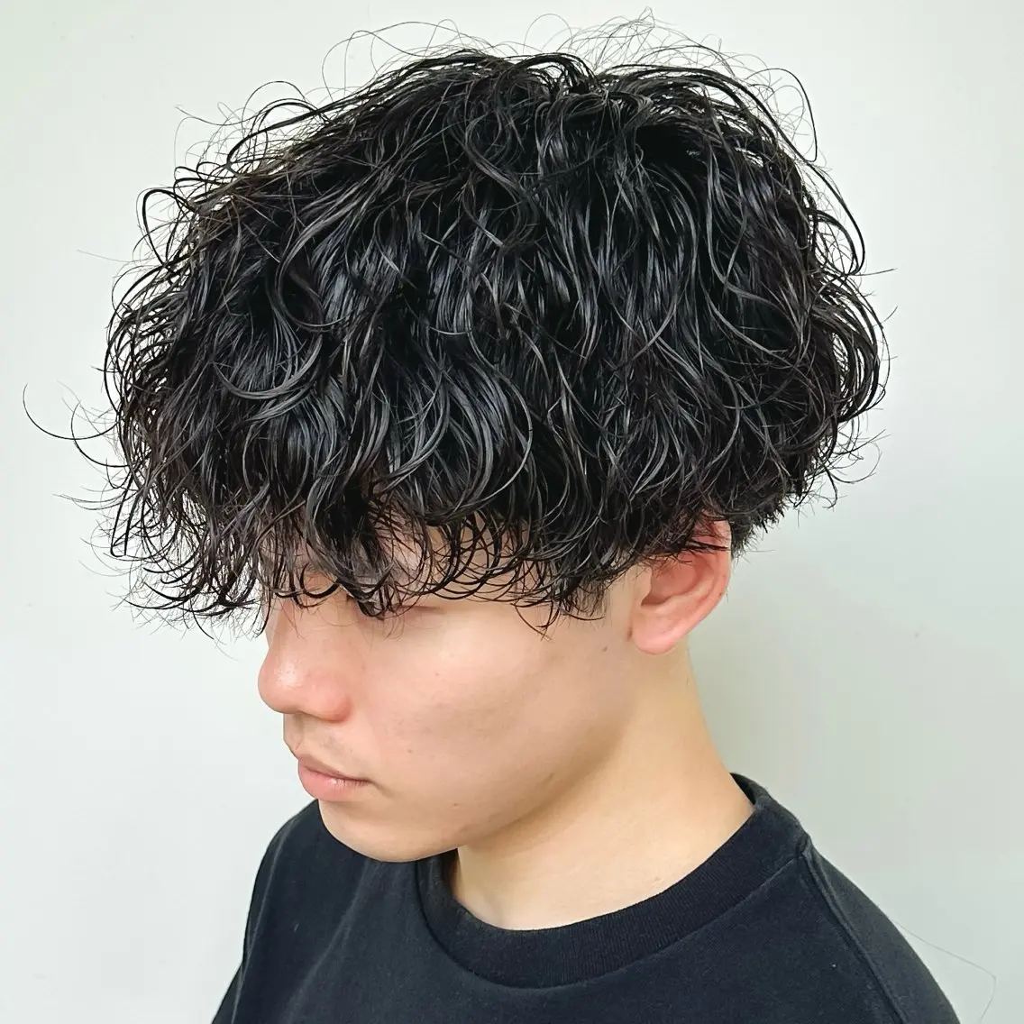 ショート パーマ メンズ メンズハイライト メンズパーマ 波巻きパーマ ハイライト スパイラルパーマ カット パーマ トリートメント 表参道メンズヘア ✂︎Masena✂︎のヘアスタイル