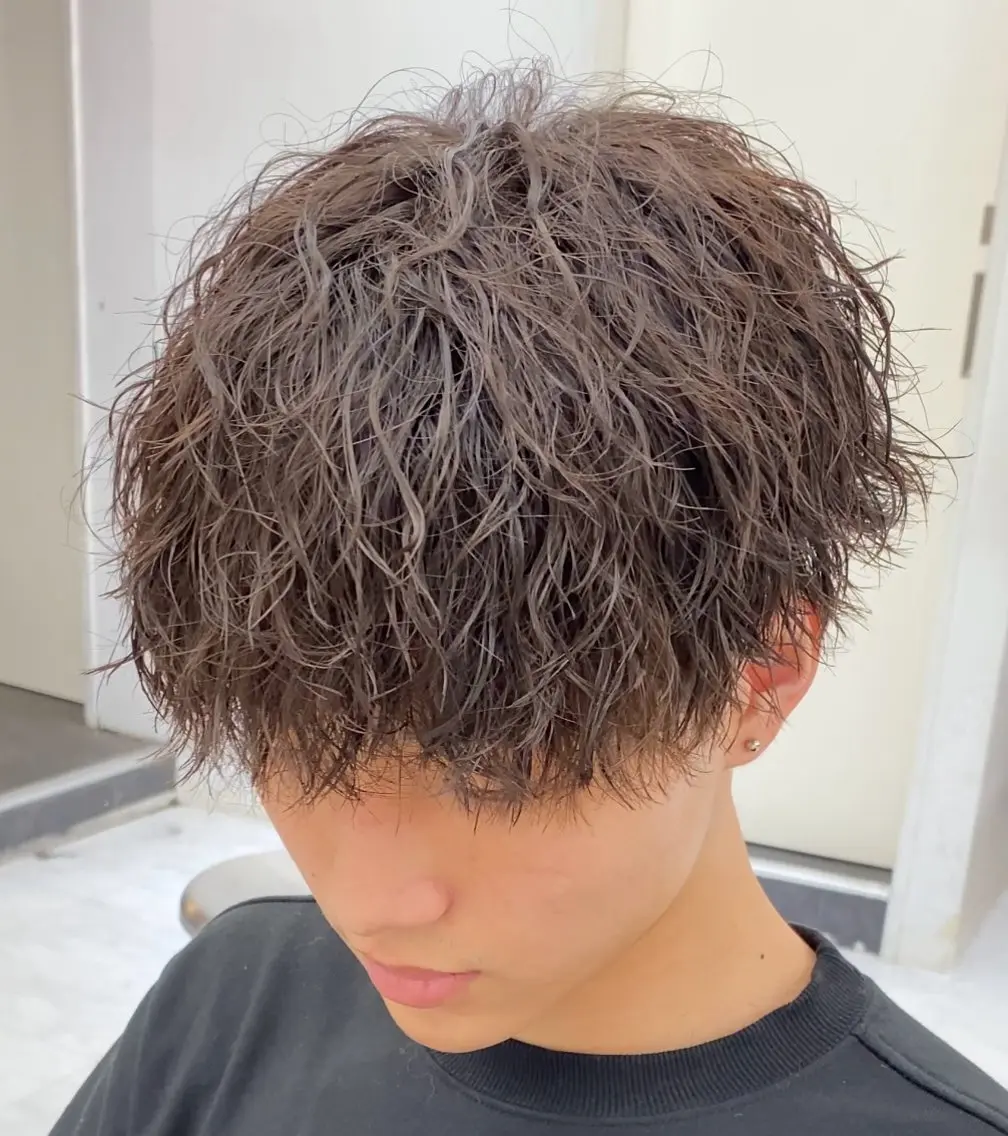 ショート パーマ メンズ カット パーマ 岩城 滉成のヘアスタイル