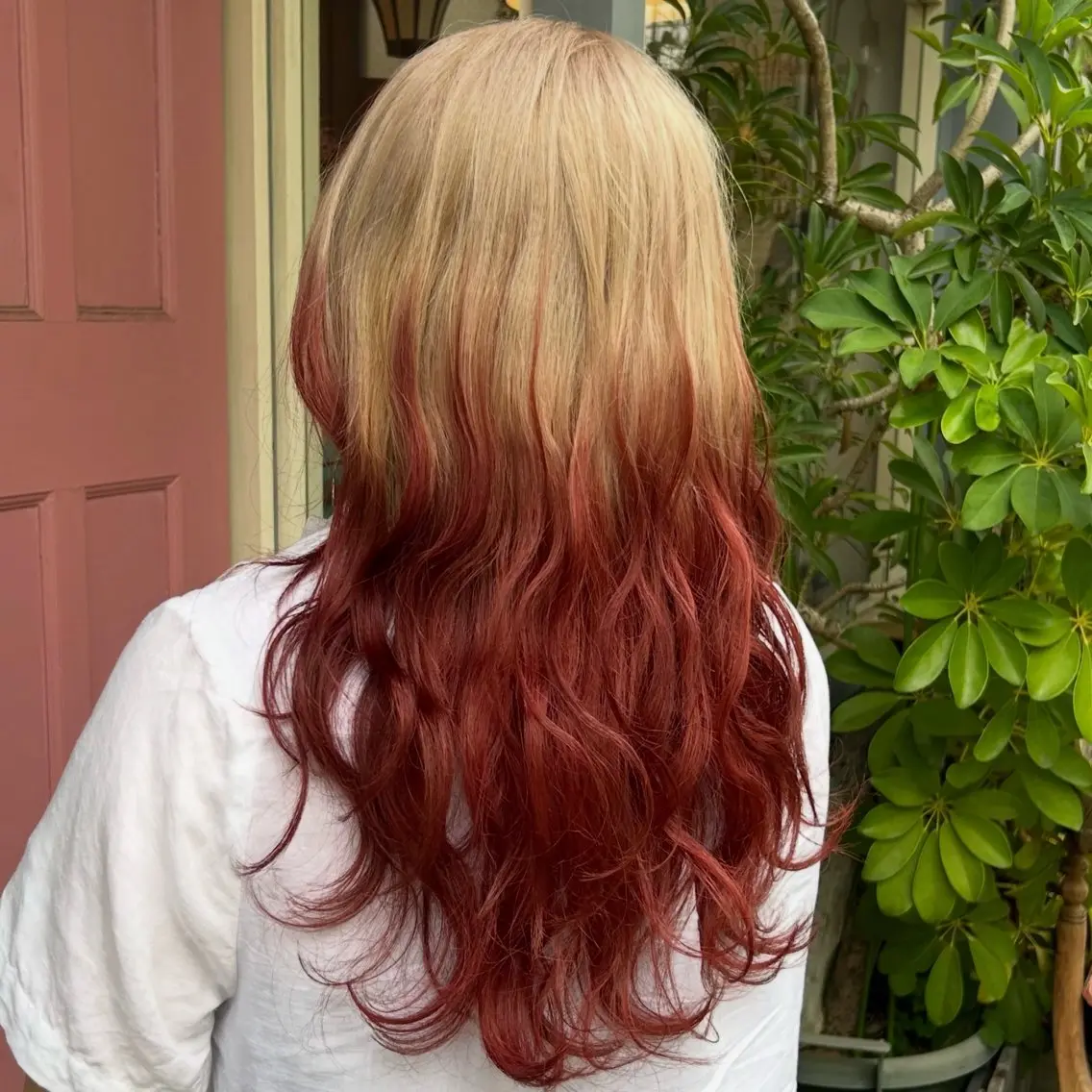 ロング カラー ベージュカラー ブリーチ ホワイトベージュ カット ヘアカラー トリートメント BRITS 渡辺 菜々子のヘアスタイル