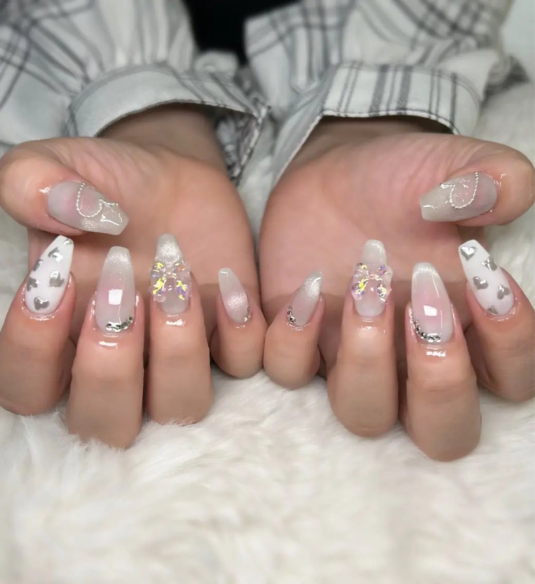 ネイル アートネイル チークネイル ハート マグネットネイル リボン ハンドネイル yamane de  salonのネイルデザイン