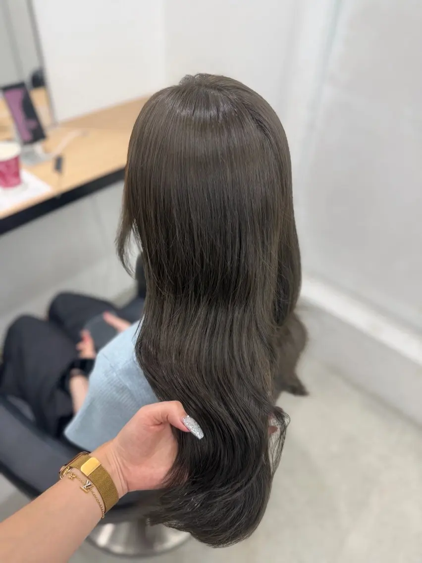 カラー 透明感カラー🫧 EMAのヘアスタイル