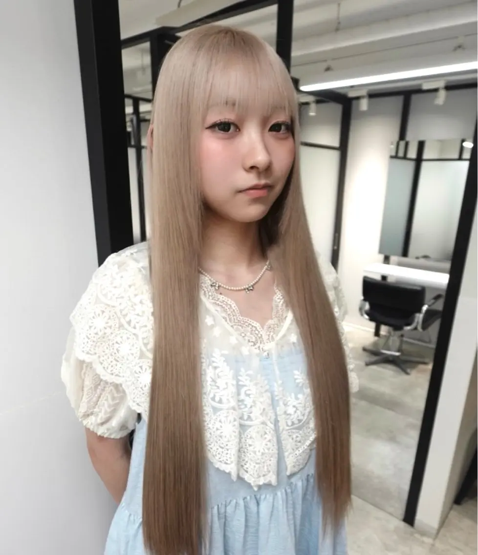 ロング カラー ヘアカラー トリートメント MIMI🌻໋᳝݊ 個性派カラー⑅ ⸝꙳のヘアスタイル