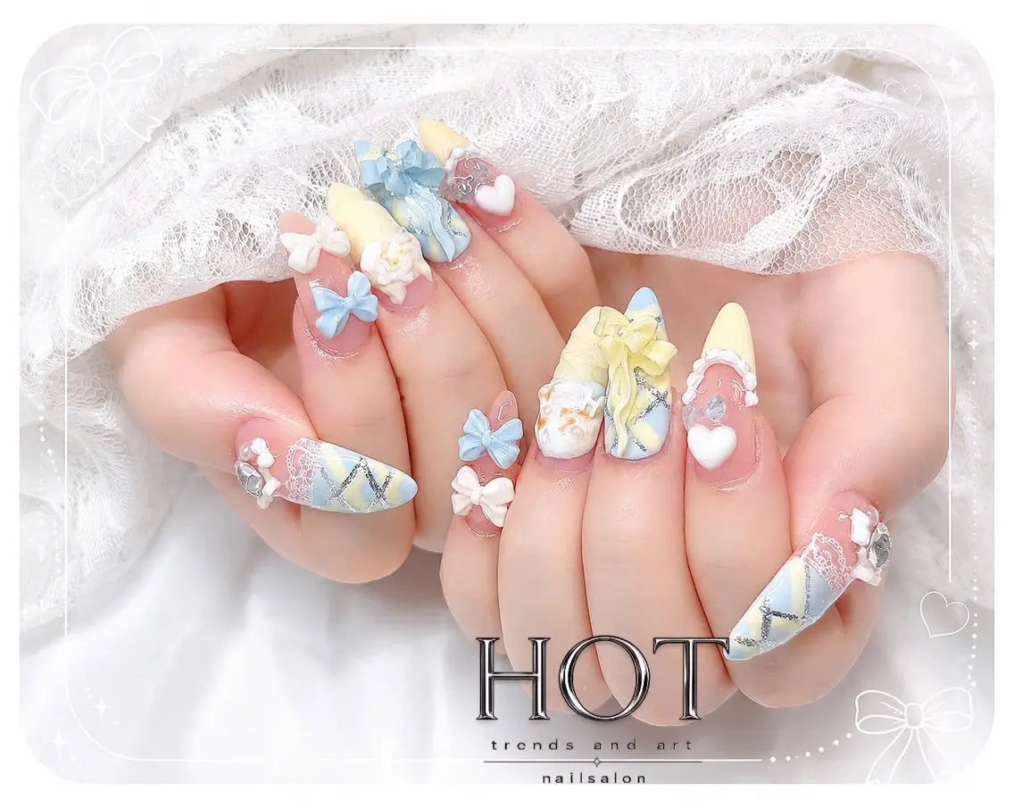 ネイル アートネイル オーロラネイル クリアネイル 長さ出し フレンチネイル ハンドネイル HOT Nail Salonのネイルデザイン