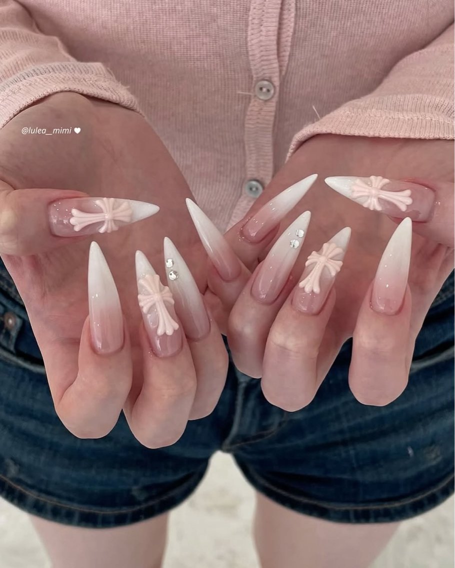 ネイル チークネイル ドット フットネイル フレンチネイル グラデーション ハンドネイル ハンドケア Nihonthy Nail 新宿のネイルデザイン