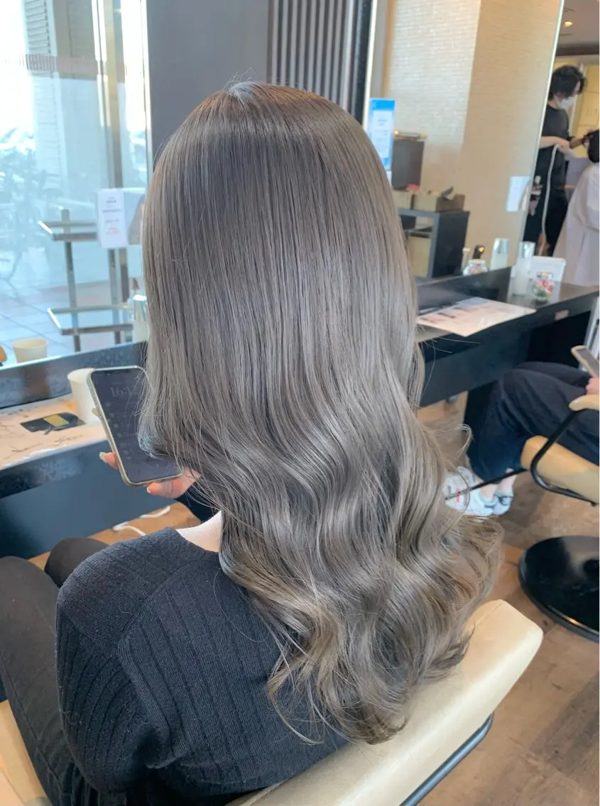 ロング カラー ブリーチ 透明感カラー グレージュ トリートメント カット ヘアカラー トリートメント 【艶カラー】 STYLE 和泉俊希のヘアスタイル
