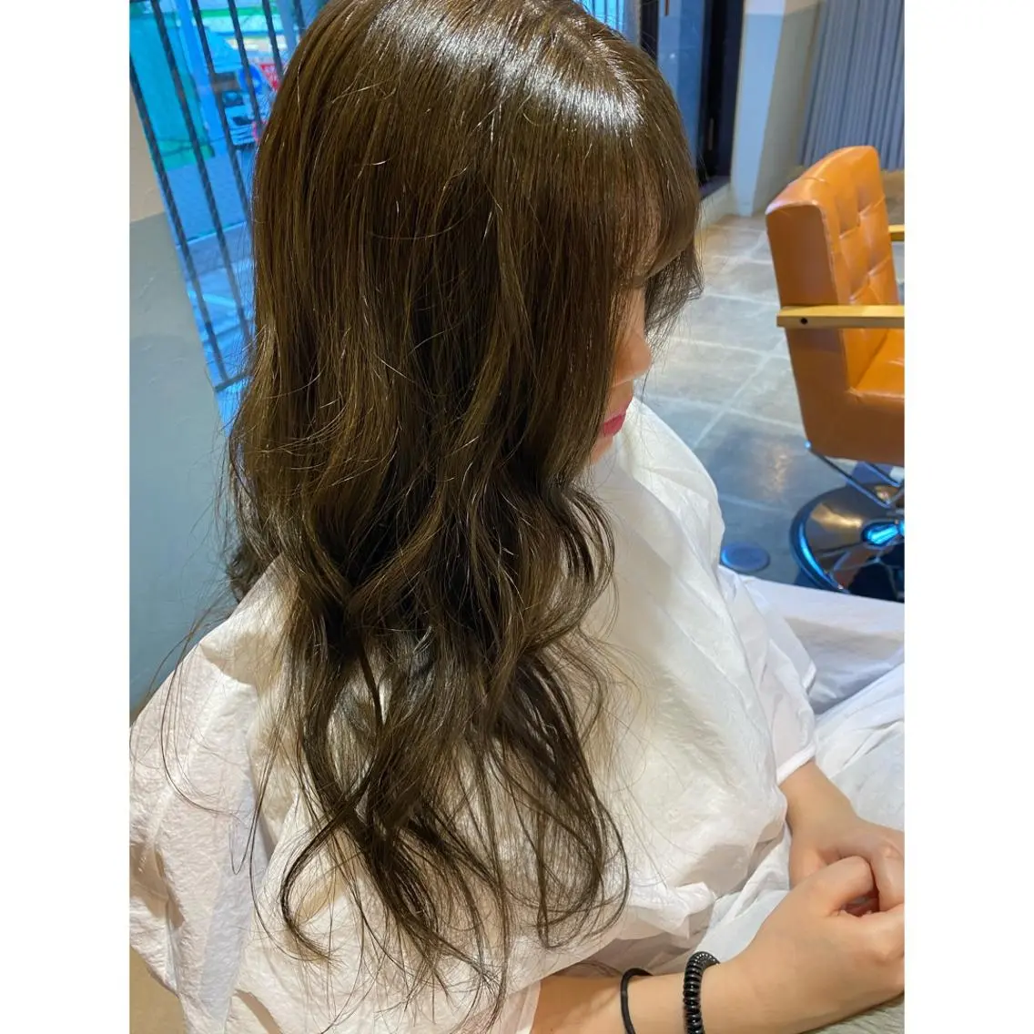 カラー カット ヘアカラー トリートメント 🩵盛れる顔周りヘア EMI🩵のヘアスタイル
