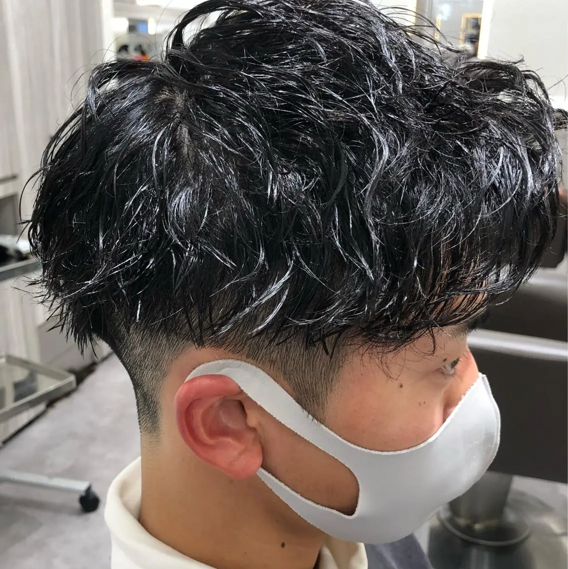パーマ メンズ フェードカット メンズパーマ ツイストスパイラルパーマ スパイラルパーマ カット メンズ特化/今池駅 徒歩1分/岡本一真のヘアスタイル