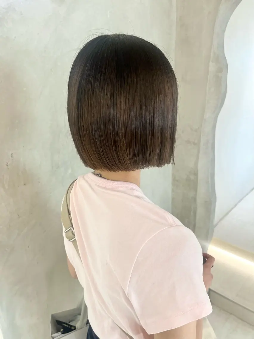 ショート ボブ カット 切りっぱなしボブ/ 艶カラー/綾莉のヘアスタイル