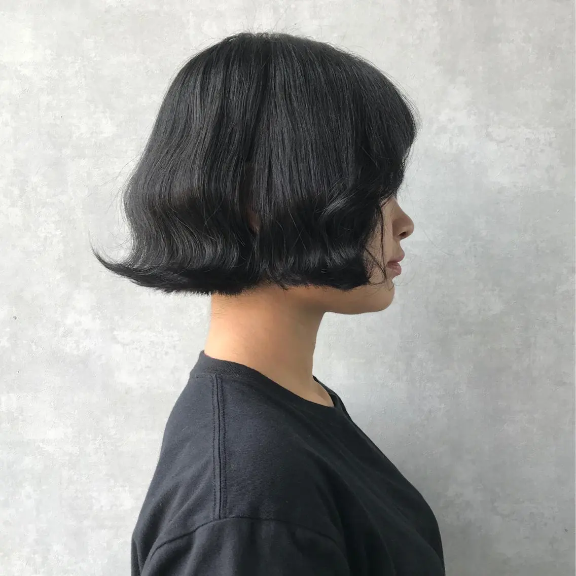 ショート カラー 黒髪 ブリーチ ブルーカラー ブルーブラック ブリーチなしカラー K-POP好き美容師 🇰🇷Kai.Yのヘアスタイル