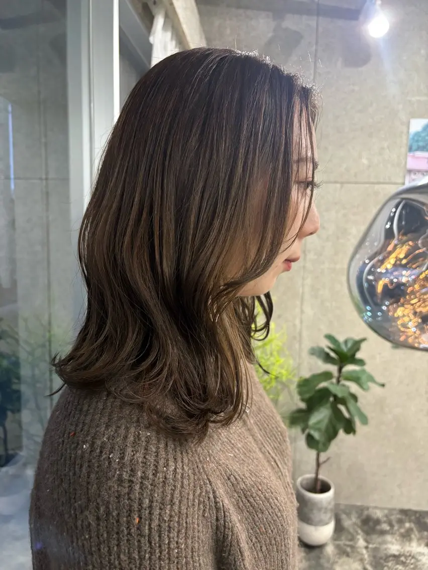 カラー ブラウンカラー グレージュ KUBO HADUKIのヘアスタイル