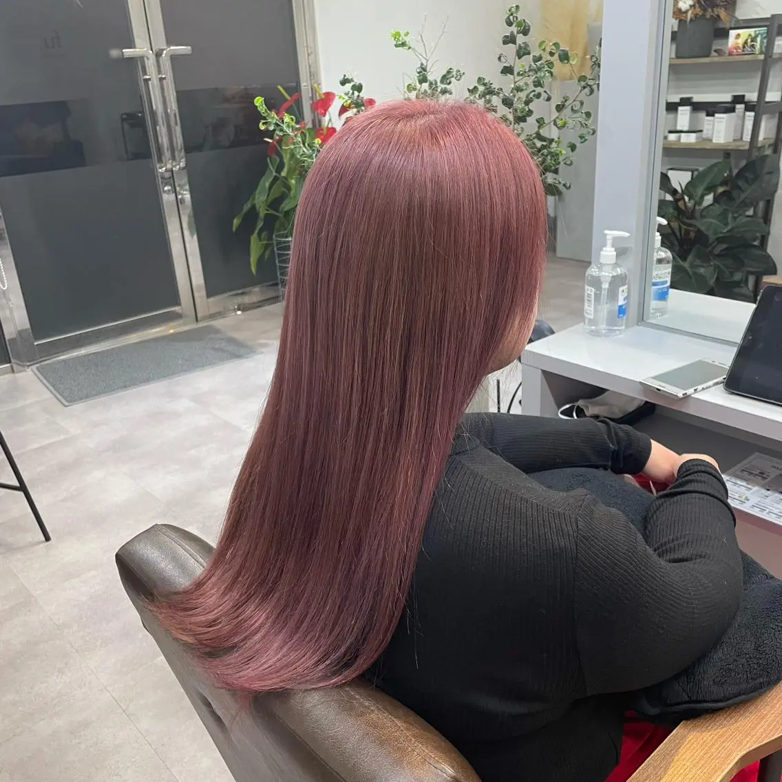 ロング カラー ブリーチ ピンクカラー monami 山本華菜のヘアスタイル