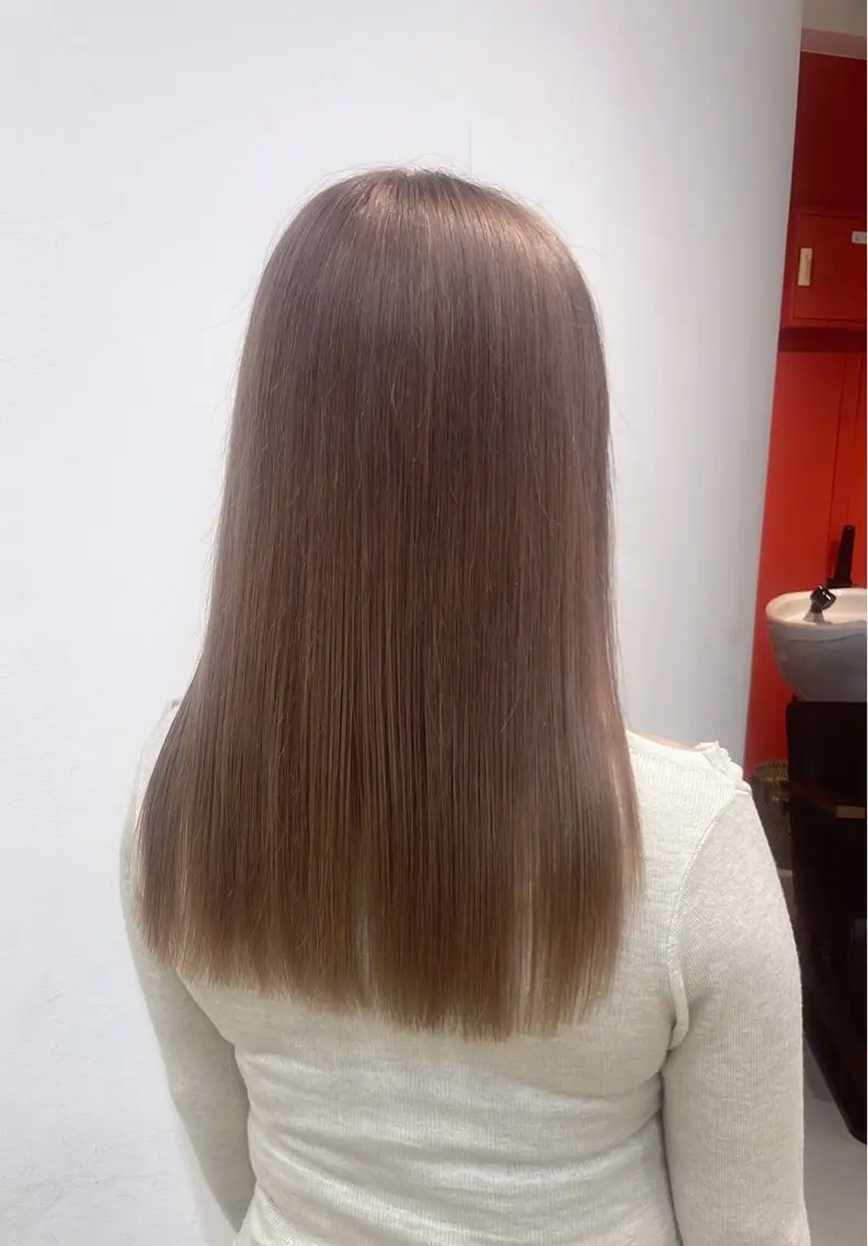 セミロング ヘアカラー mihane fit hueのヘアスタイル
