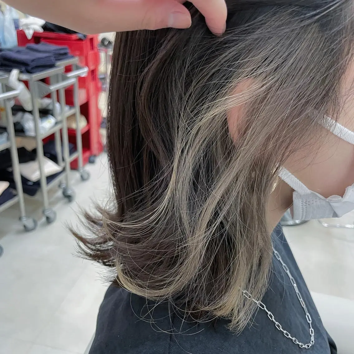 ミディアム カラー イヤリングカラー 石黒 晴香のヘアスタイル