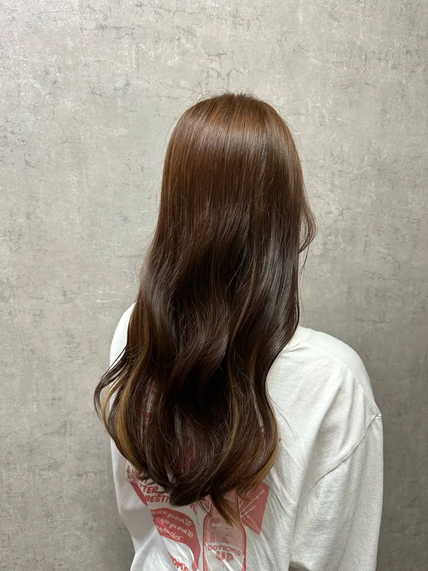 ロング 手塚 菜々美のヘアスタイル