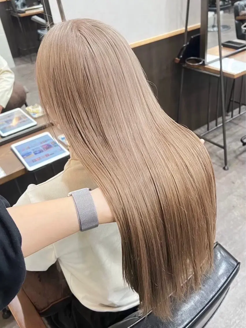 ロング カラー ヘアカラー トリートメント はるか /透明感カラーのヘアスタイル