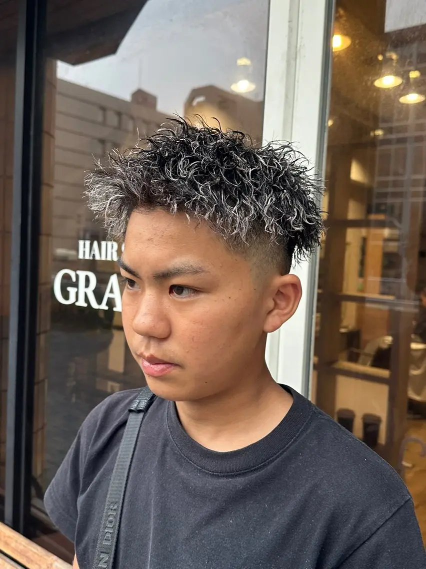 ショート パーマ メンズ フェードカット メンズパーマ カット ヘアカラー パーマ ハヤシカズキ/カラー ✂/メンズパーマのヘアスタイル