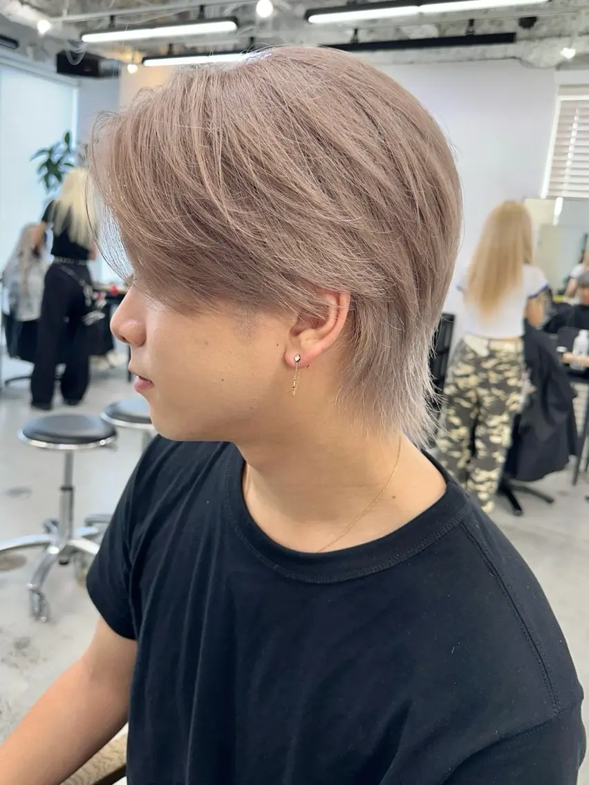 カラー メンズ ベージュカラー ホワイトベージュ カット ヘアカラー トリートメント ブリーチダブルカラー 【koide】のヘアスタイル