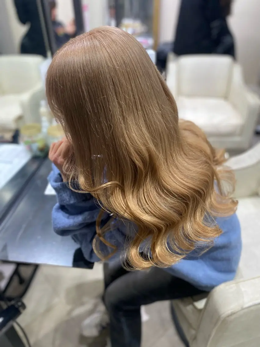 カラー ヘアカラー ハイトーン✨艶髪💘 💘 AYANO💘のヘアスタイル